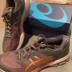 NIB ASICS Gel Kayano 26 - size 10